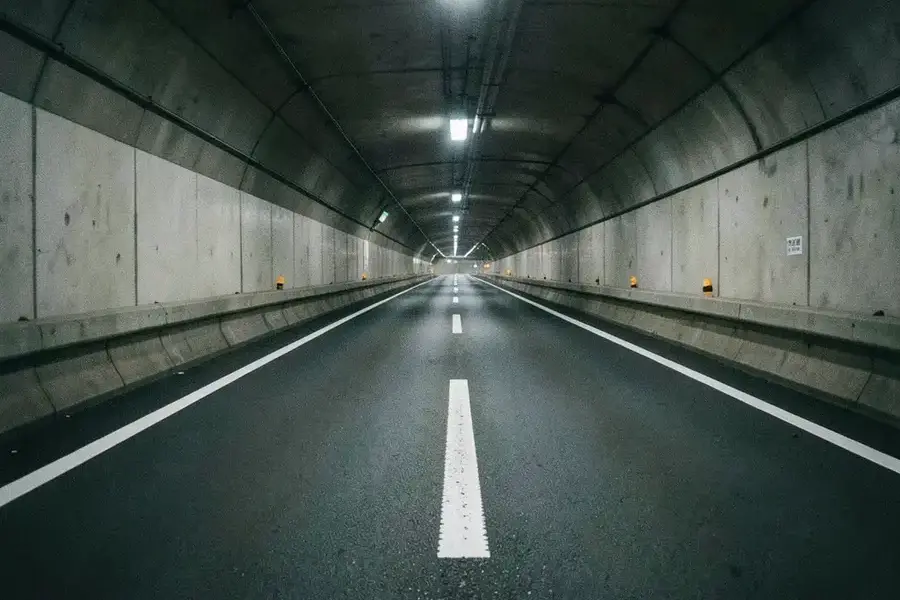 北海道 トンネル内舗装