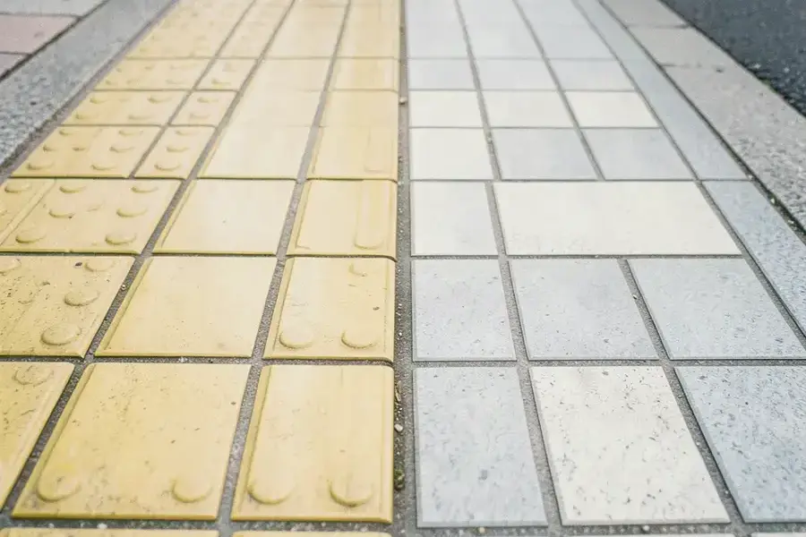 視覚障害者用点字ブロック